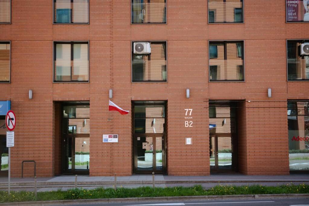Wygodny Apartament Przy Dworcu Краков Экстерьер фото